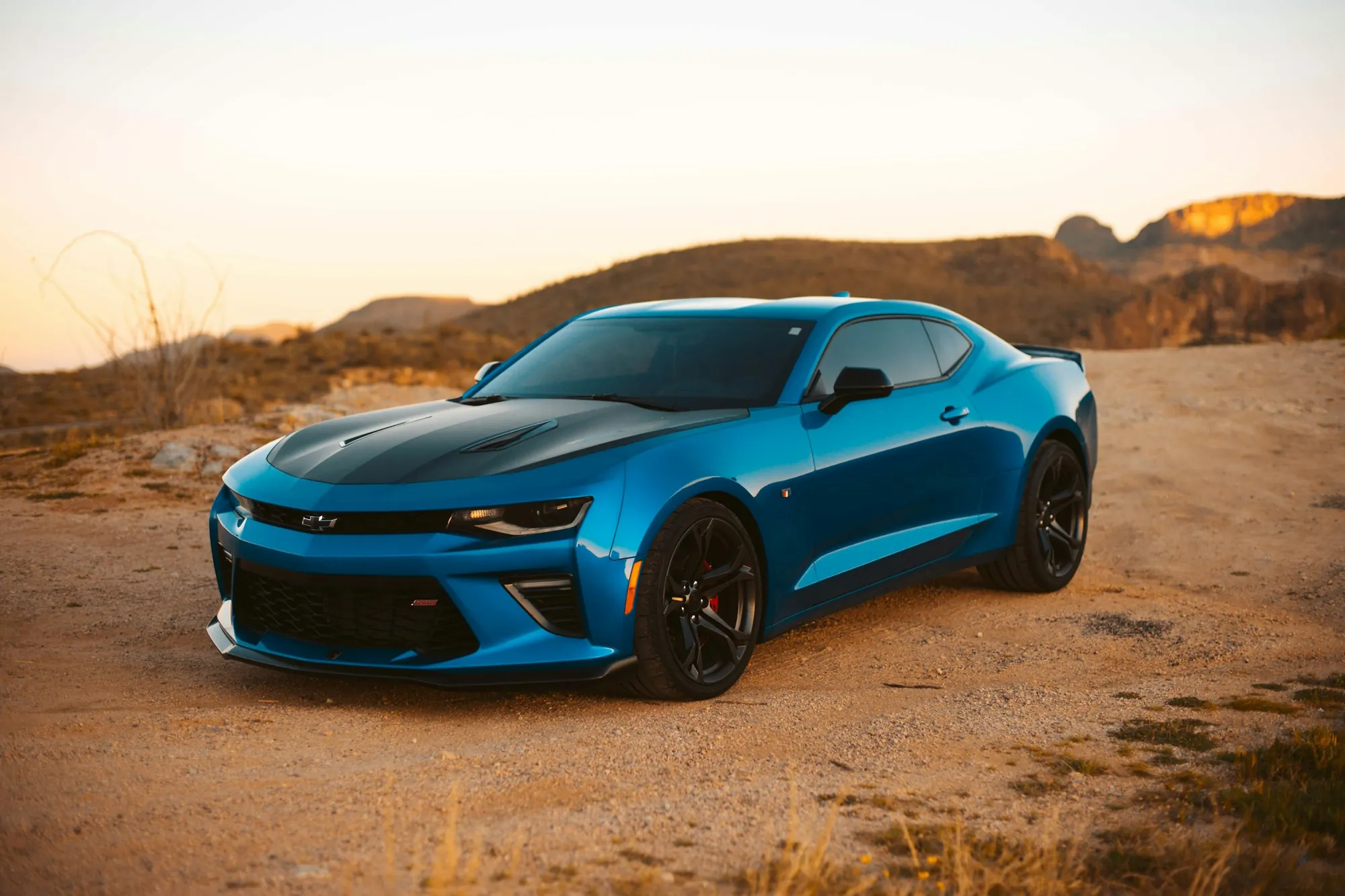 2022 Chevrolet Camaro — photo 1