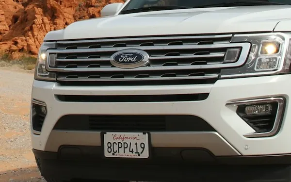 2021 Ford Expedition — photo 2