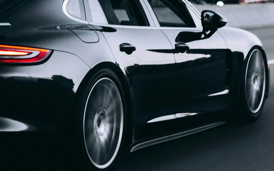 2021 Porsche Panamera — photo 3