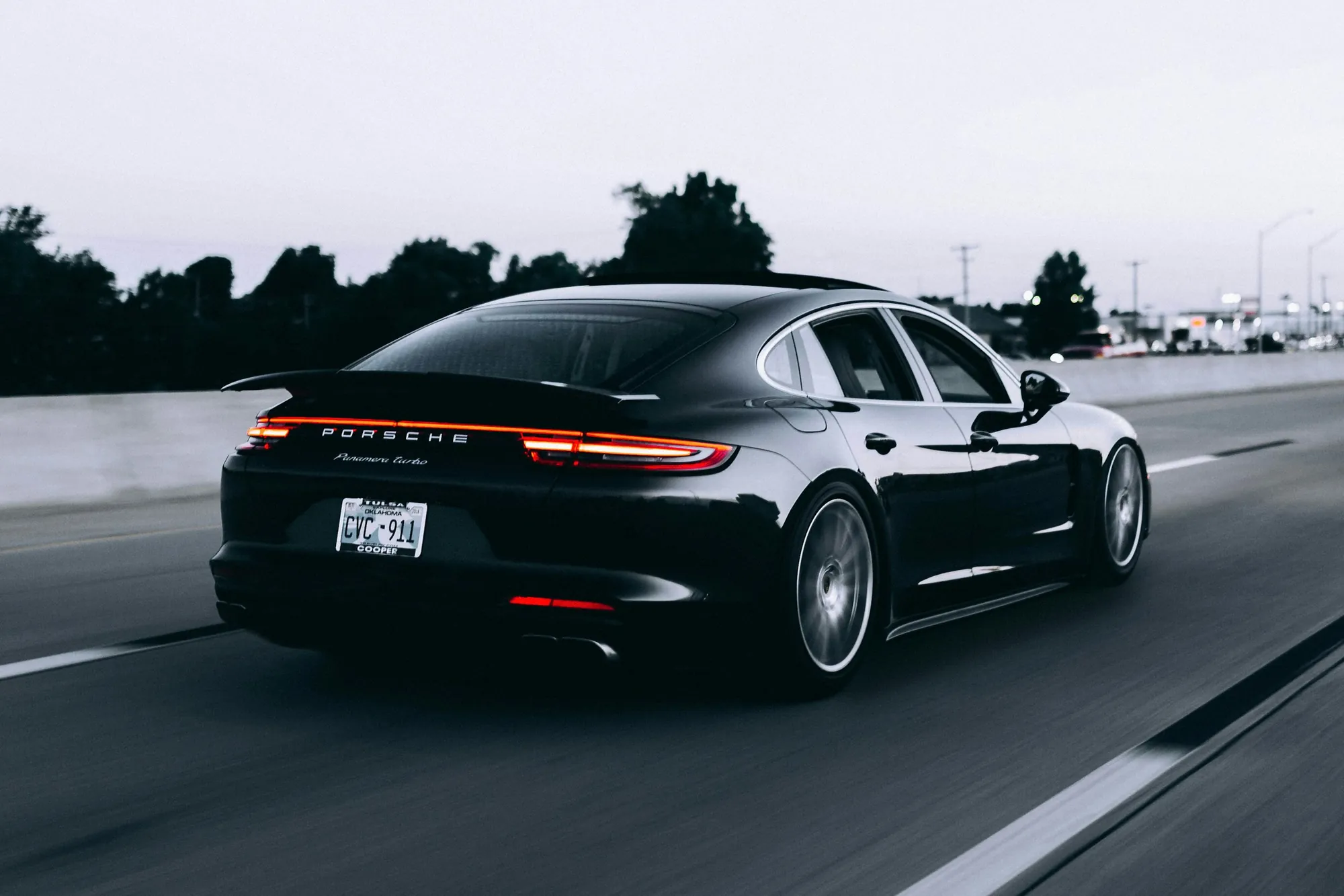 2021 Porsche Panamera — photo 1
